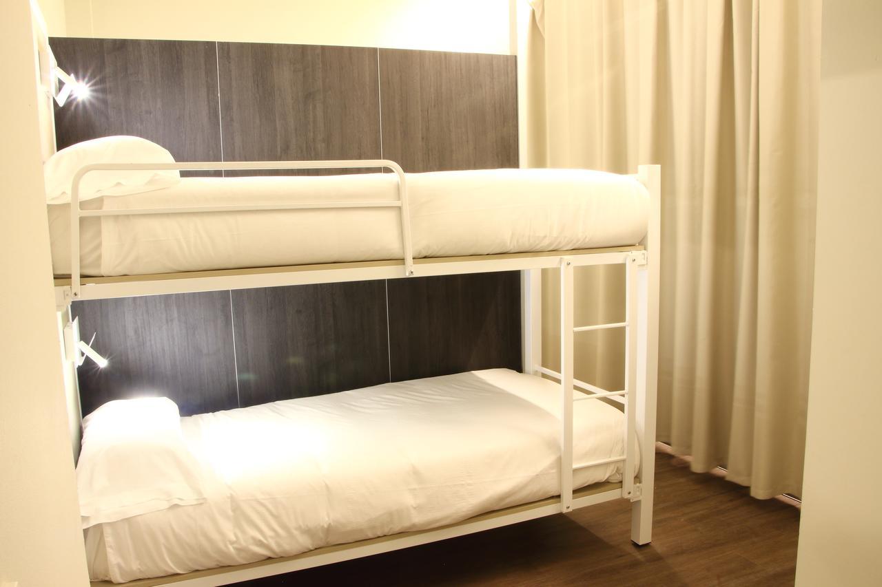 Poshtel Bilbao - Premium Hostel Екстер'єр фото