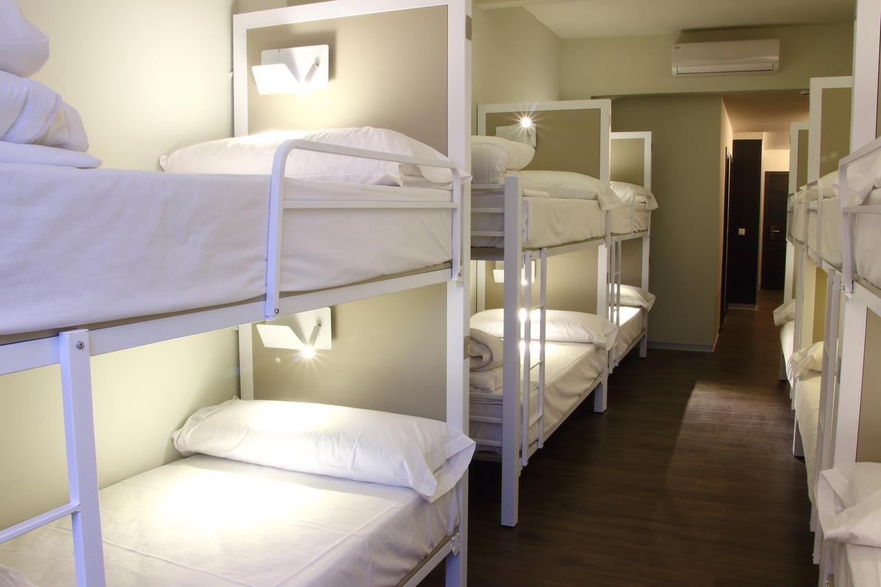 Poshtel Bilbao - Premium Hostel Екстер'єр фото