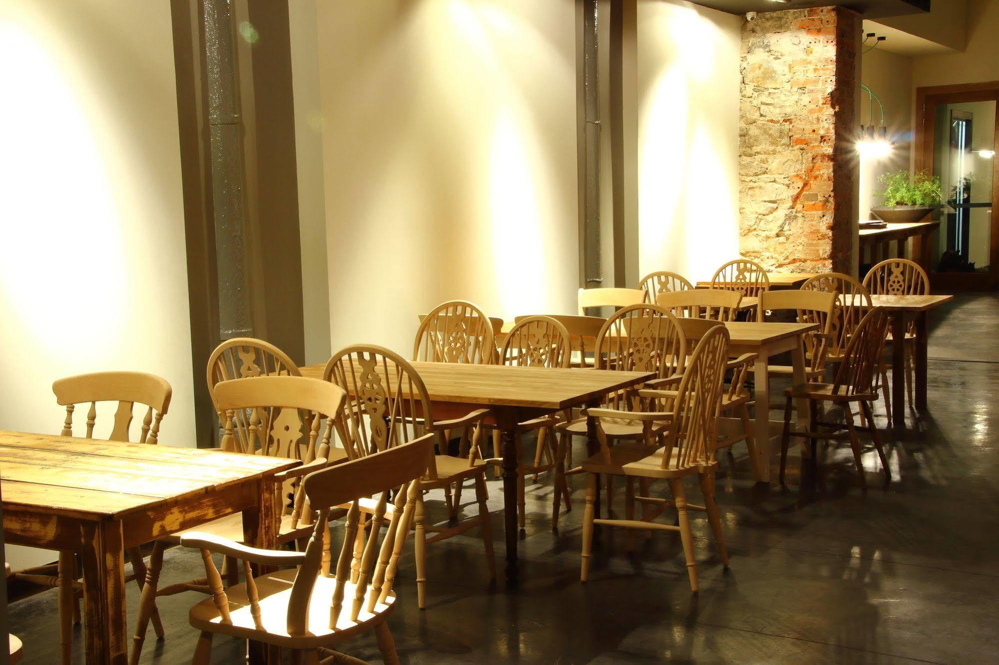 Poshtel Bilbao - Premium Hostel Екстер'єр фото