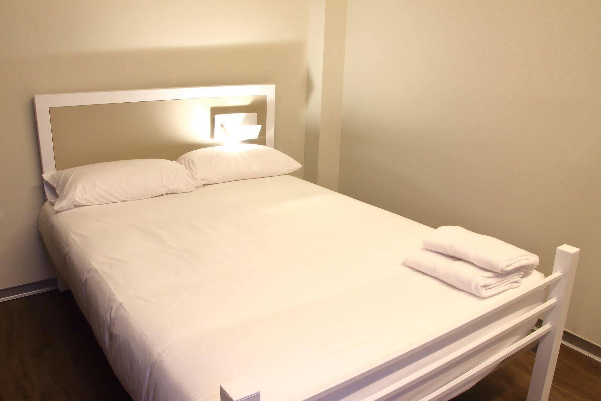 Poshtel Bilbao - Premium Hostel Екстер'єр фото