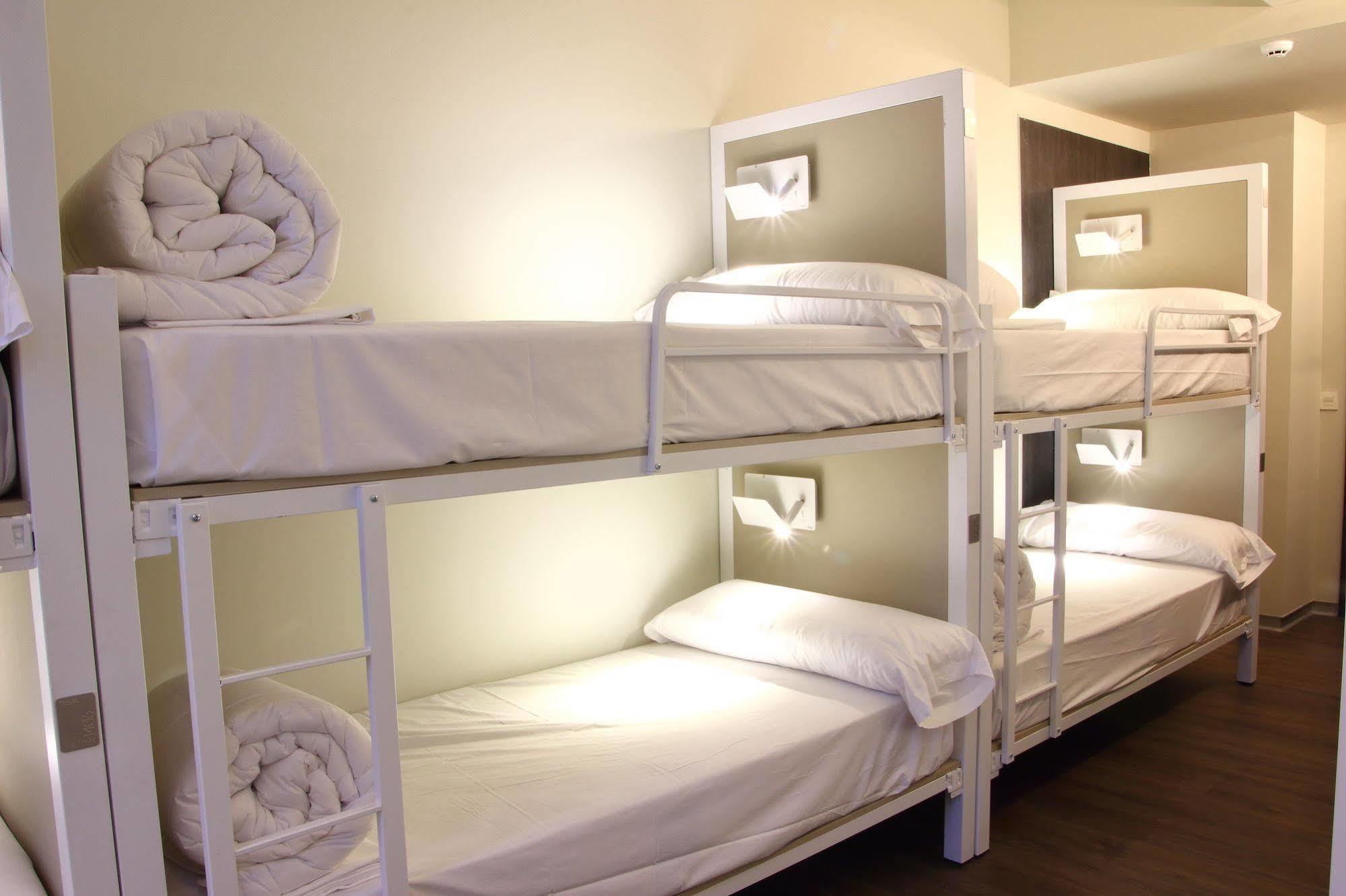 Poshtel Bilbao - Premium Hostel Екстер'єр фото