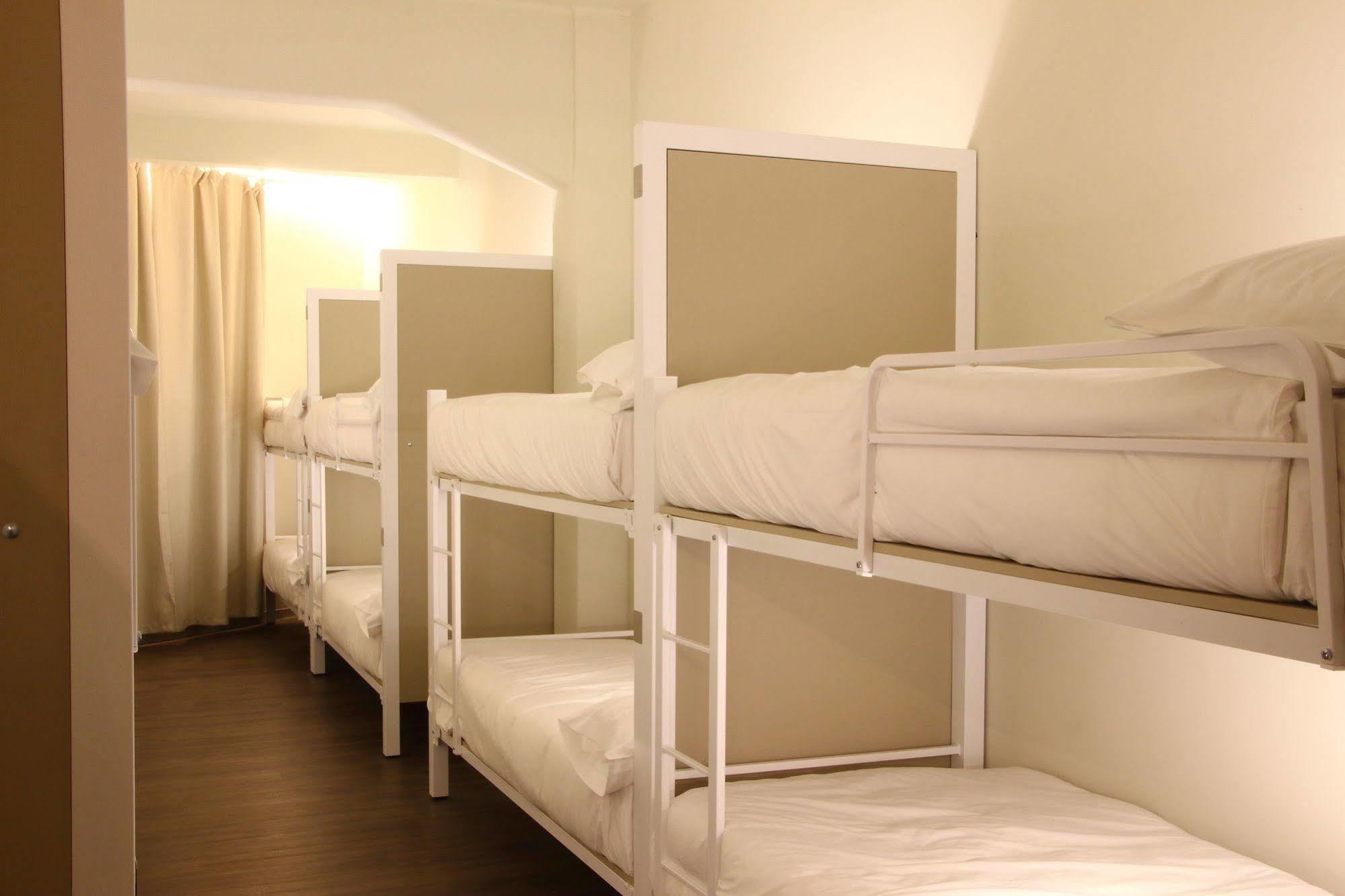 Poshtel Bilbao - Premium Hostel Екстер'єр фото